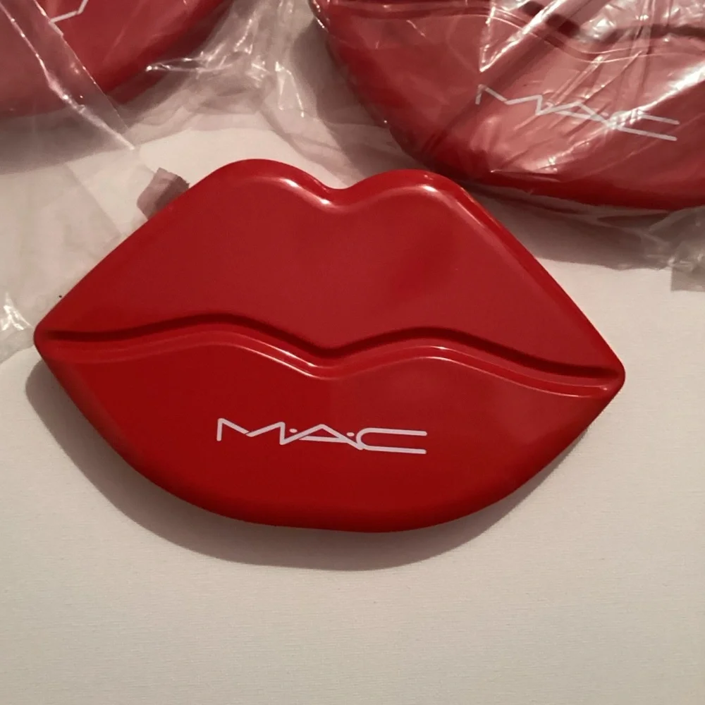 NWT MAC Red Lips Tin Limited Edition Gift Box Case Makeup Organizer